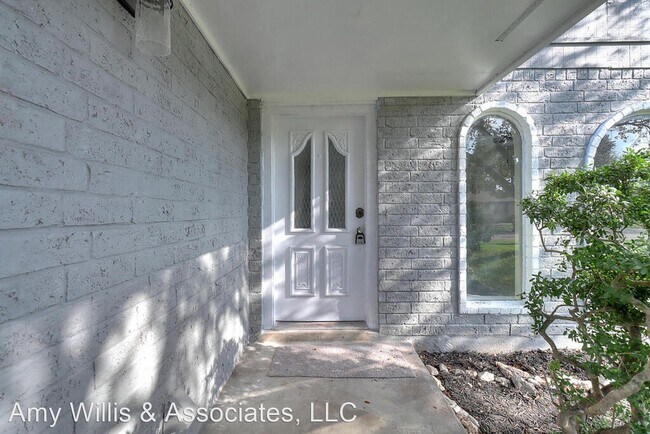 Foto del edificio - 4 br, 2.5 bath House - 4950 Elm Hurst Lane