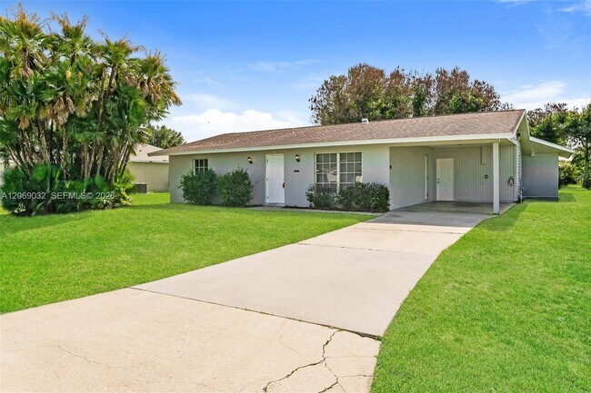 Foto del edificio - 687 SW Heather St