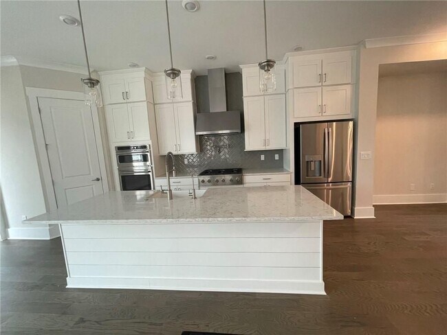Foto del edificio - 892 Mayfield Rd