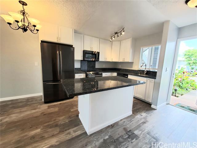 Building Photo - 94-820-820 Lumiauau St