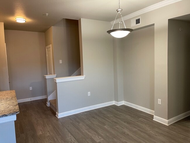 Dining Room/Bar - 3501 Ranch Road 620 S