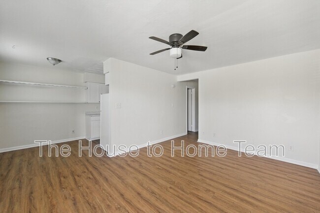 Building Photo - 711 Easy St
