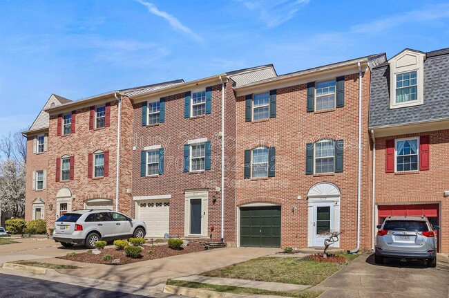 Building Photo - 6719 Sunset Woods Ct