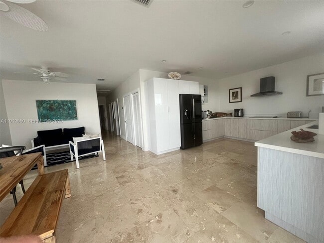 Foto del edificio - 4 Pelican Rd