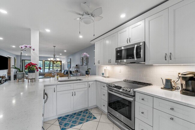 Foto del edificio - 5188 Oakhill Ln