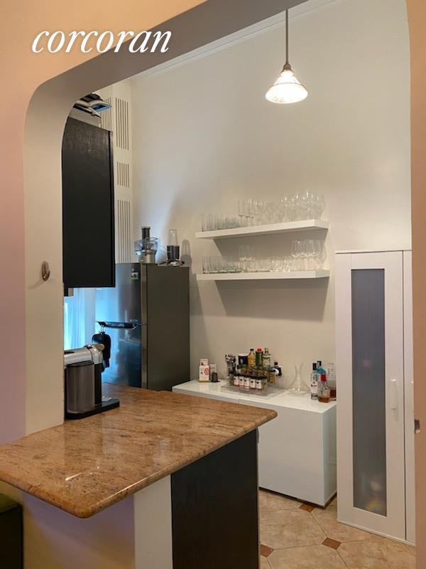 Building Photo - 465 W 57th St