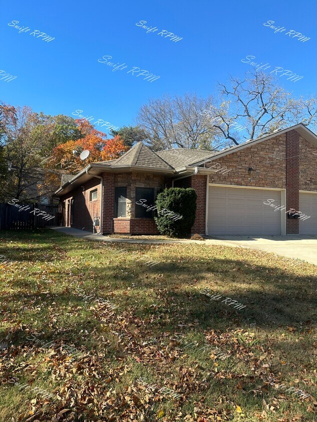 Foto principal - 6600 Floyd St