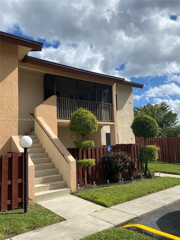 Foto del edificio - 7951 Southgate Blvd