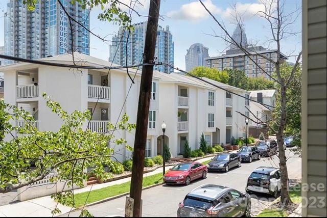 Foto del edificio - 721 N Poplar St