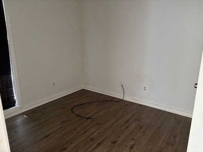 Building Photo - 1103 E Main St