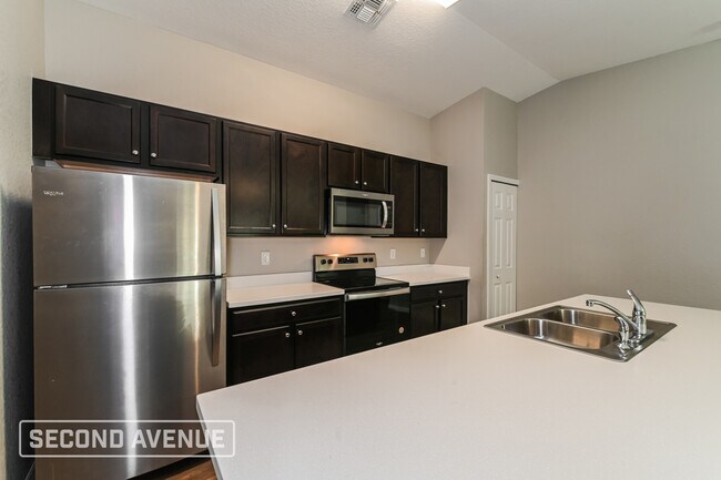 Foto del edificio - 4621 Lacoco St