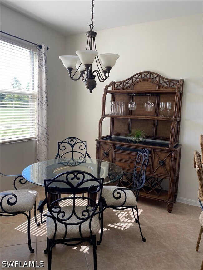Foto del edificio - 3465 Laurelgreens Ln S