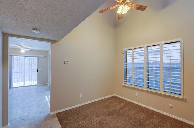 Foto del edificio - 5455 N Marty Ave