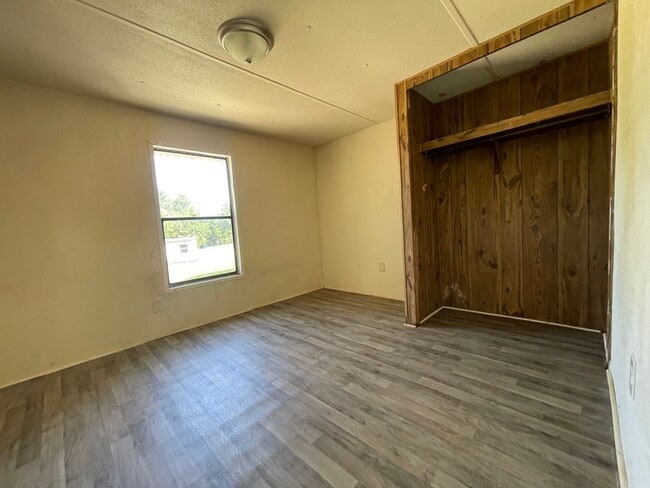 Building Photo - 35 Mineral Spgs Mh Pk