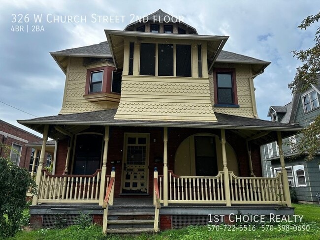 Building Photo - Huge 4 bedroom 1 1/2 bath