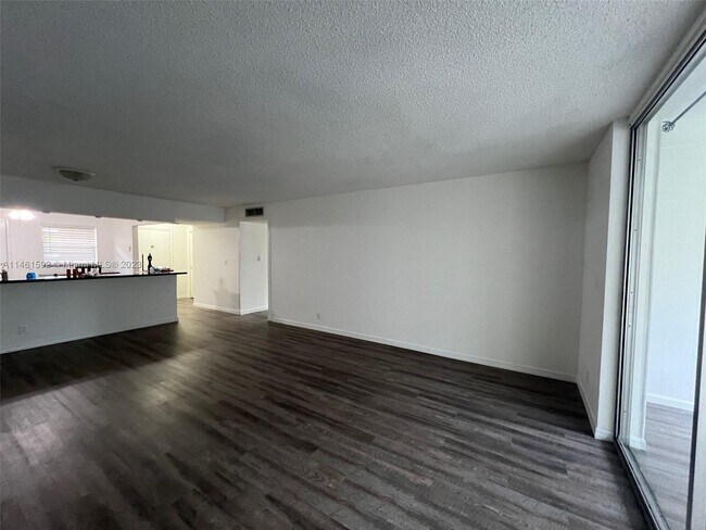 Foto del edificio - 501 NE 14th Ave