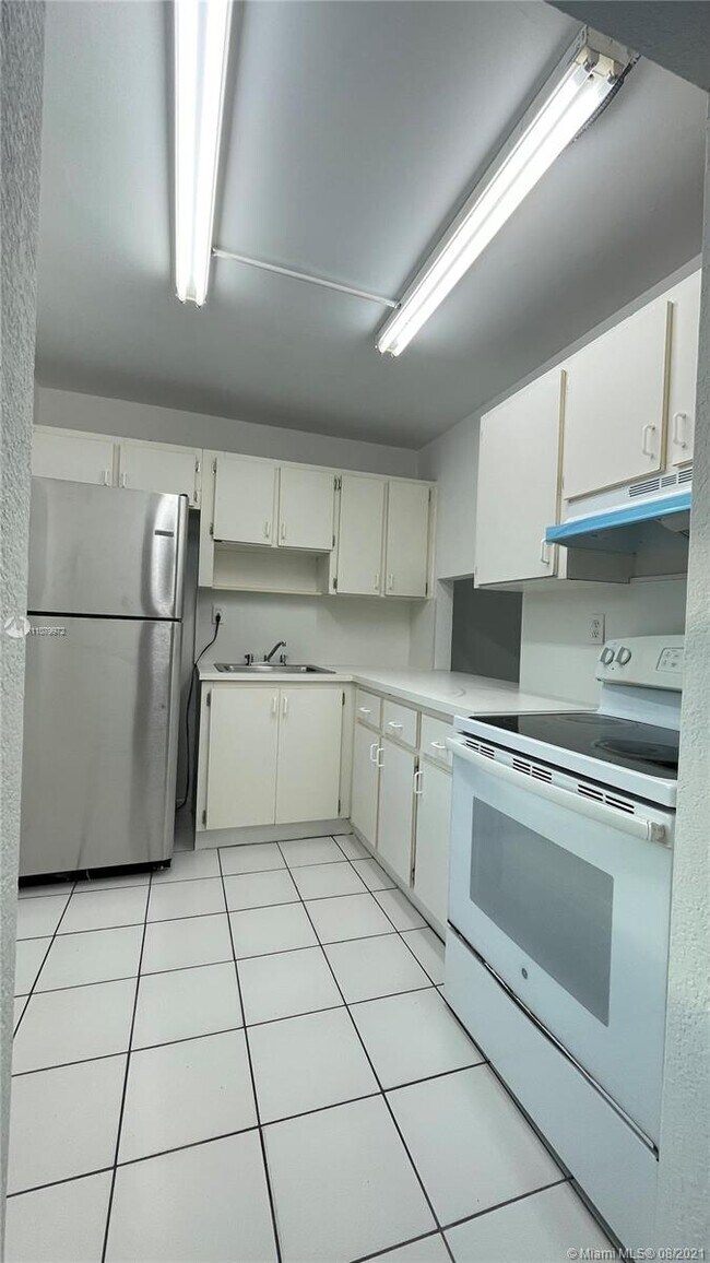 Building Photo - 505 NW 177th St