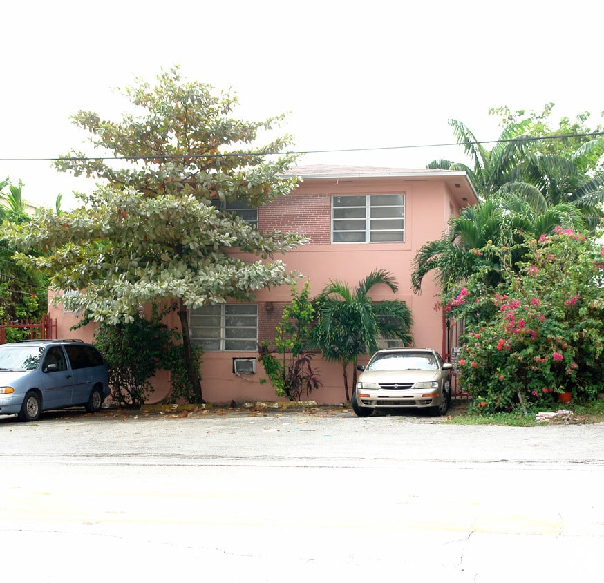 Building Photo - 150 NE 71st St