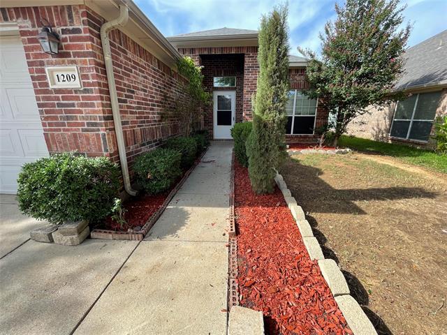 Building Photo - 1209 Brownford Dr