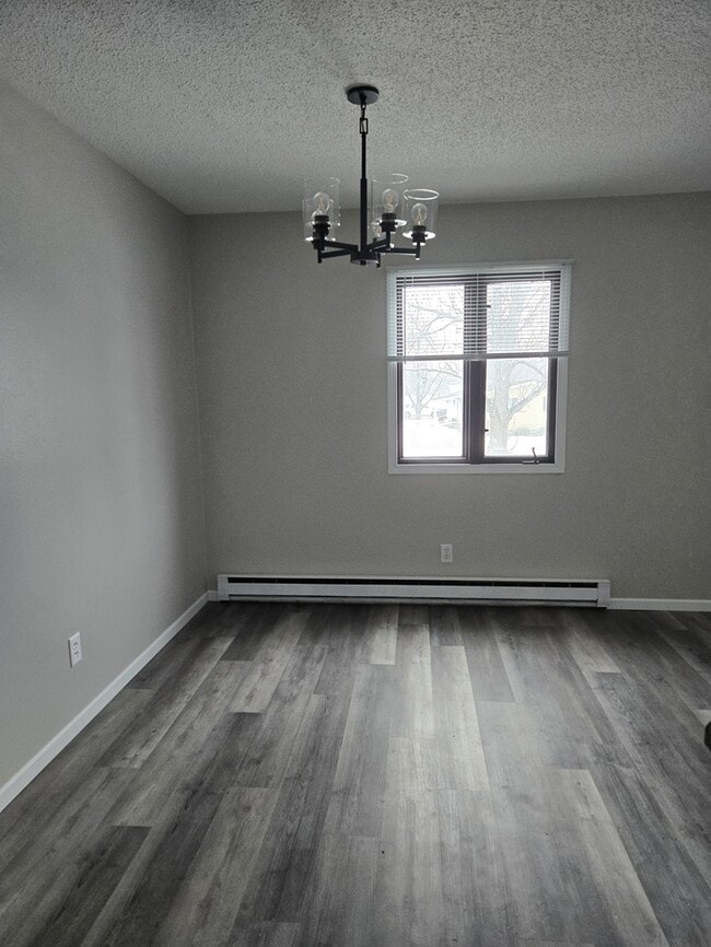 Building Photo - 700 Great Plains Ct