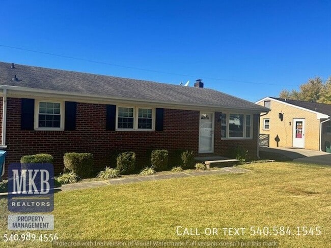 Building Photo - 4523 Long Acre Dr NE