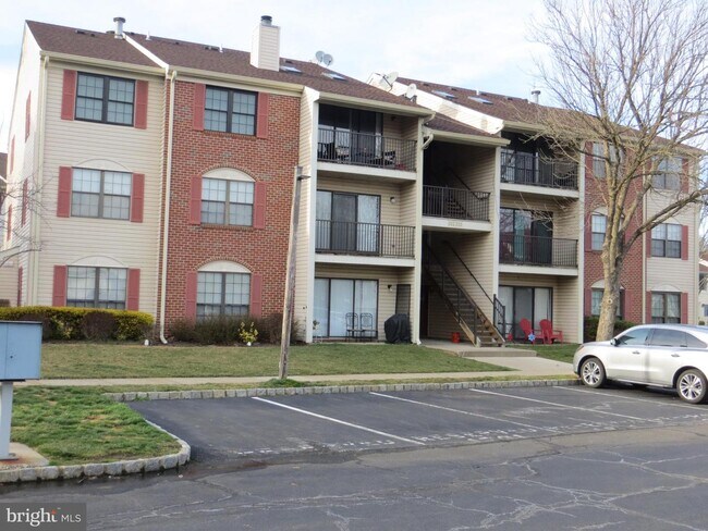 Building Photo - 42 Mendrey Ct