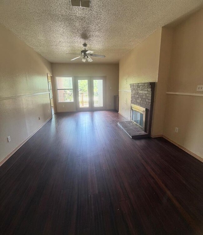 Foto del edificio - 2501 W Slaughter Ln