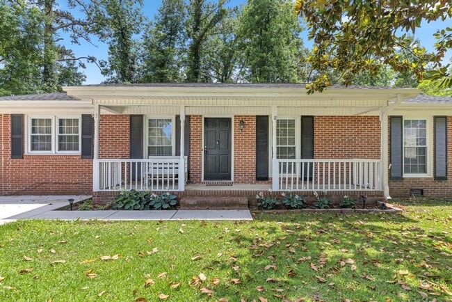 Building Photo - Adorable Brick Ranch- Piney Green Area
