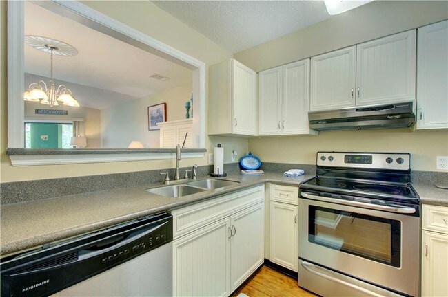Building Photo - 610 N Harbour Oaks Dr