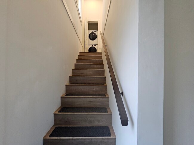 Building Photo - 7846 Cedarbrook Rd