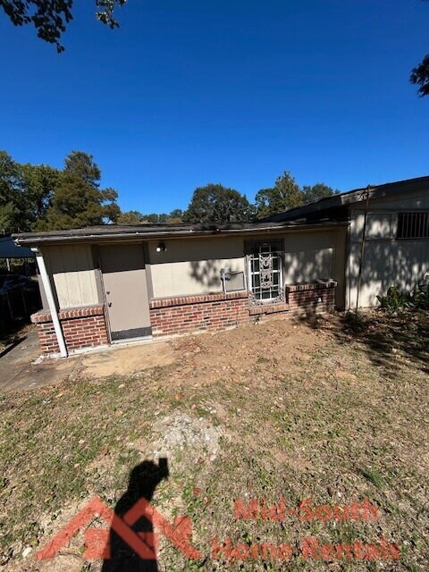 Building Photo - 803 Ledbetter Ave