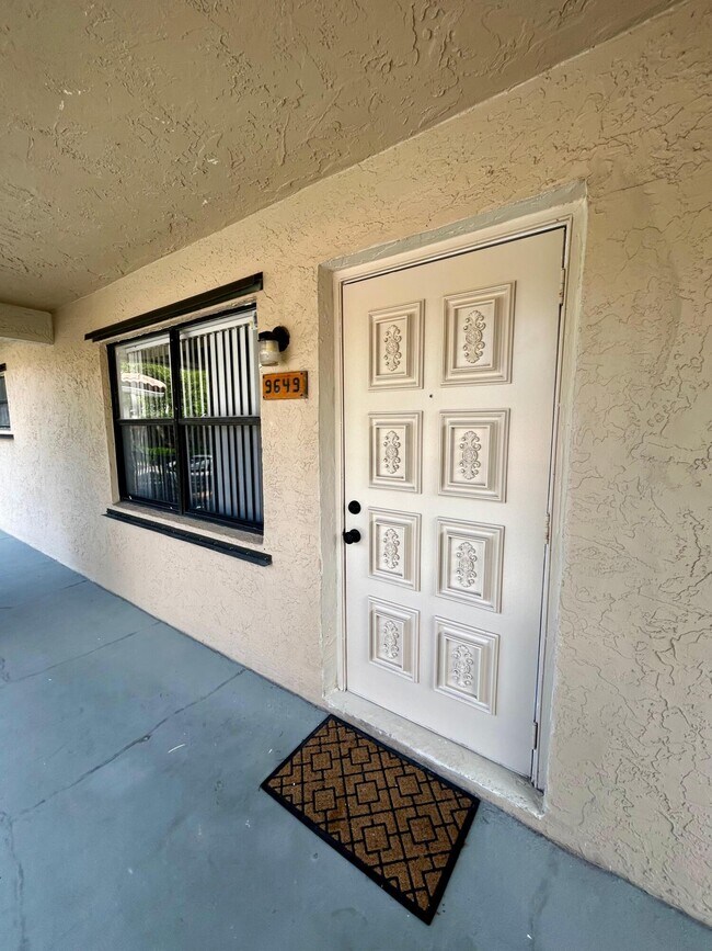 Foto del edificio - 9649 NW 4th St