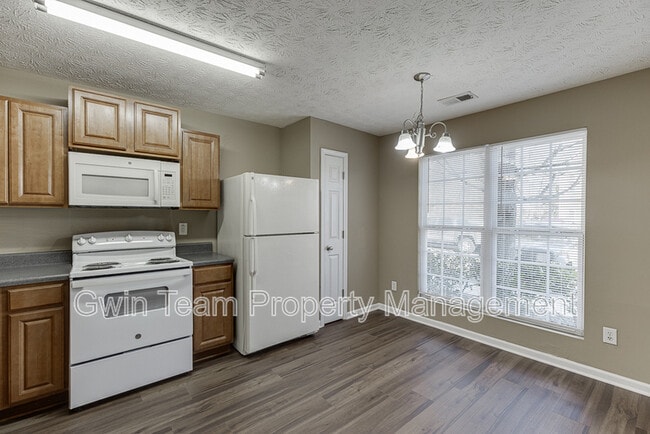 Building Photo - 2883 Creek Bottom Ct
