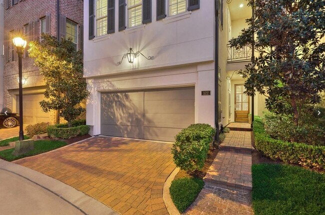 Foto del edificio - 122 Gateway Park Pl