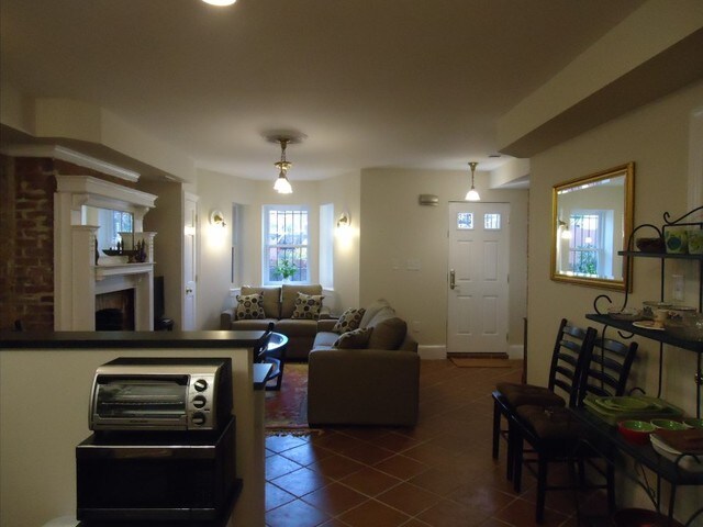 View of living room - 1707 New Jersey Ave NW