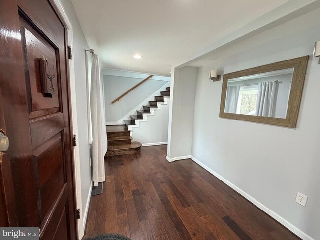 Foto del edificio - 8710 Pamper Ln