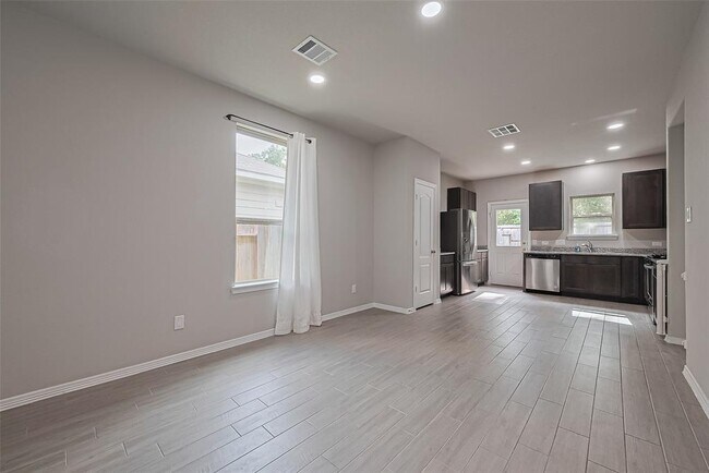 Foto del edificio - 24742 Russet Bluff Trl