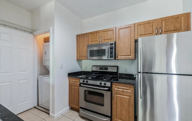 Building Photo - 12913 Centre Park Cir