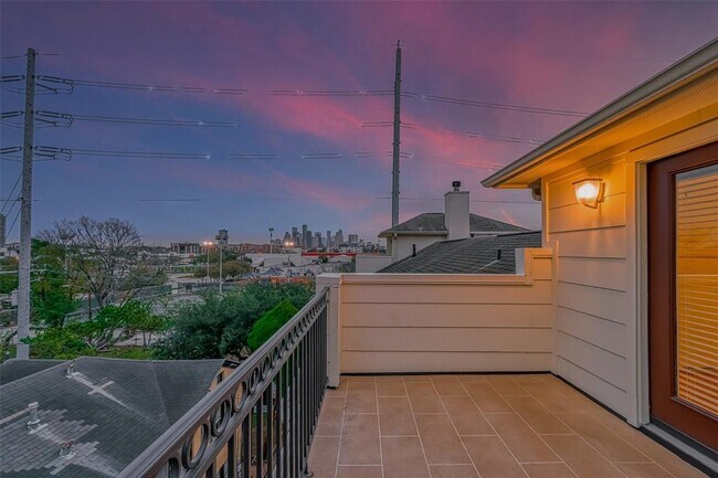 Foto del edificio - 1514 Ridgewood St