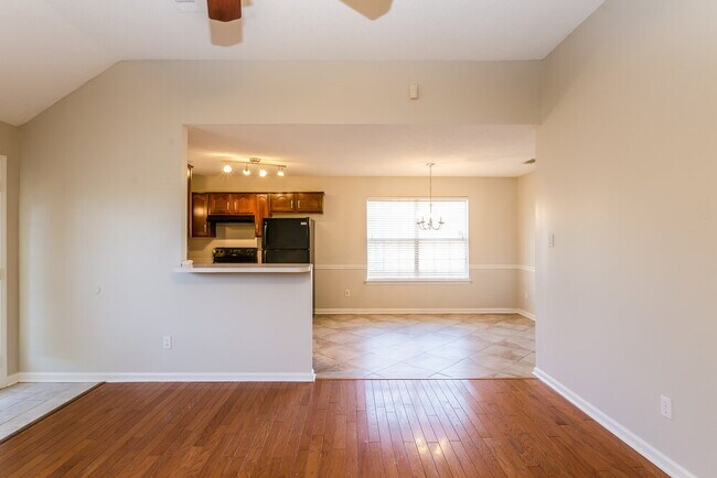 Foto del edificio - 7744 Shadow Glen Ln