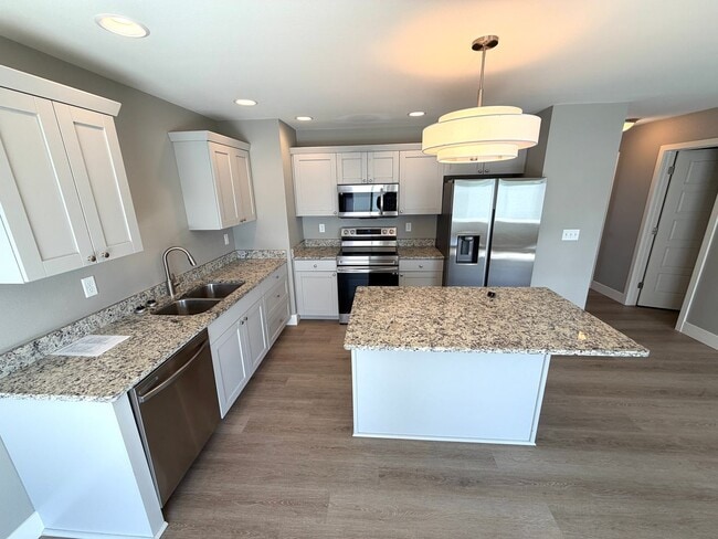 Building Photo - 640 Ptarmigan Ln