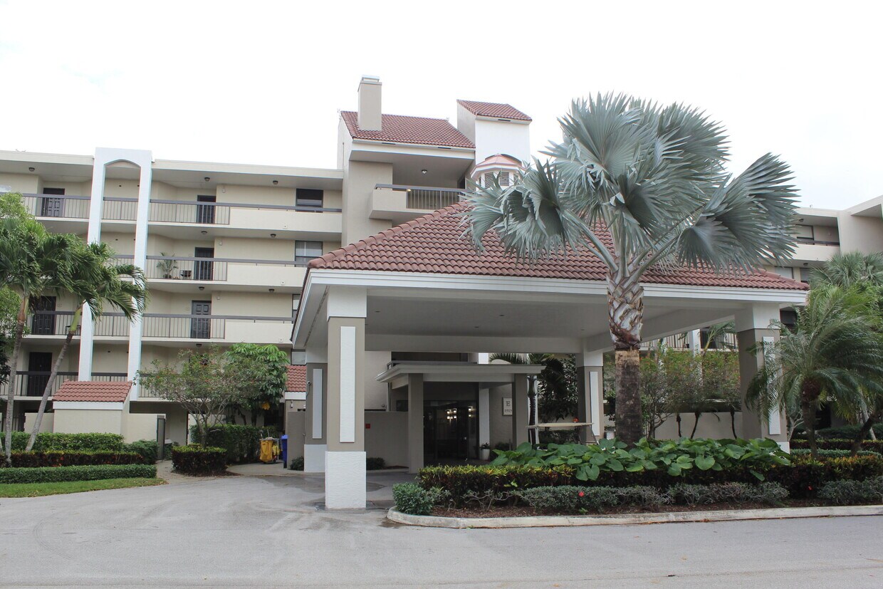 1915 Lavers Cir Unit E509, Delray Beach, FL 33444 Condo for Rent in