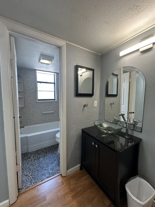 Building Photo - 2 bedroom, 2 bathroom condo across from th...