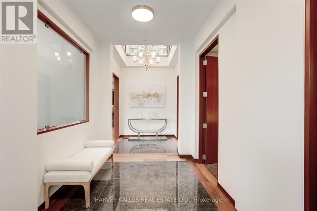 Building Photo - 89 Kingsway Crescent