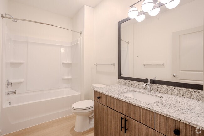 1 dormitorio, 1 baño - 566 pies cuadrados - Baño Primrose - Meridian at Wylie - 55+ Affordable Apartments