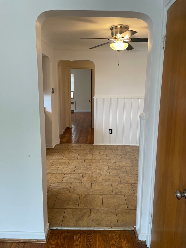 Foto del edificio - 5572 Beechmont Ave