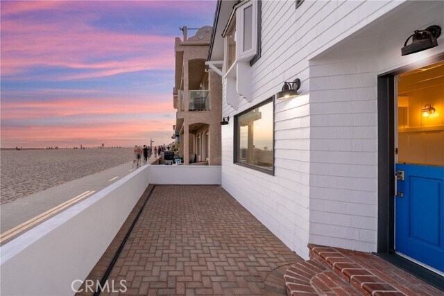 Building Photo - 2500 W Oceanfront
