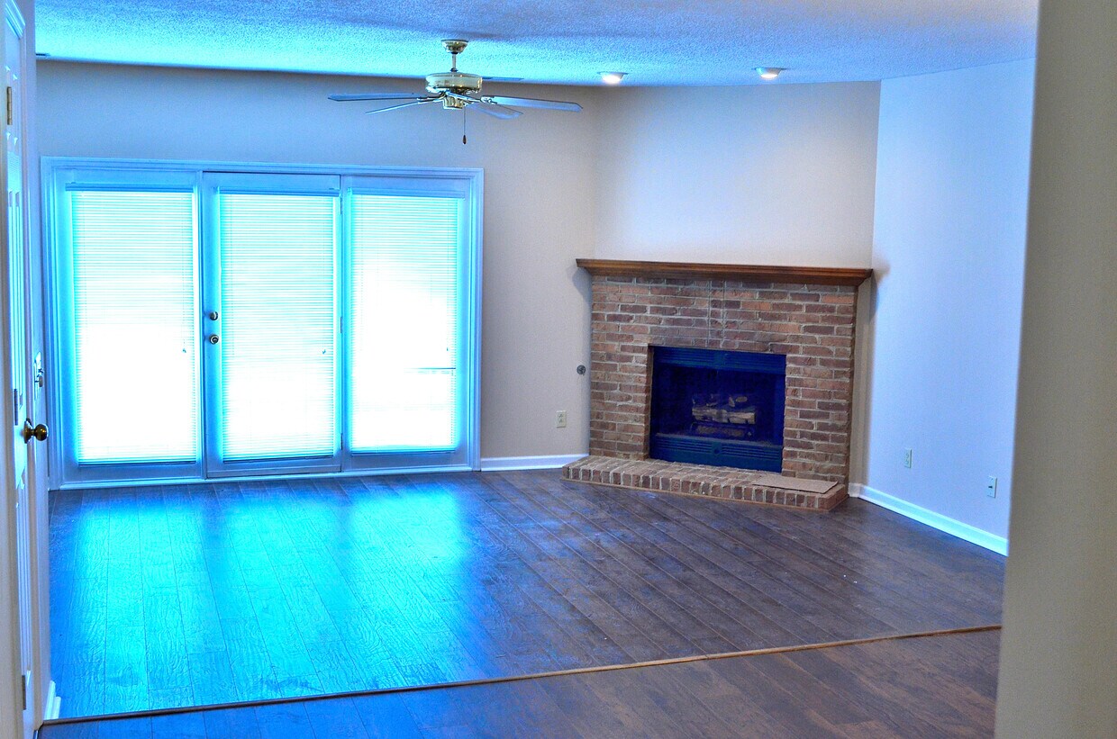 Primary Photo - 10508 Raven Ct