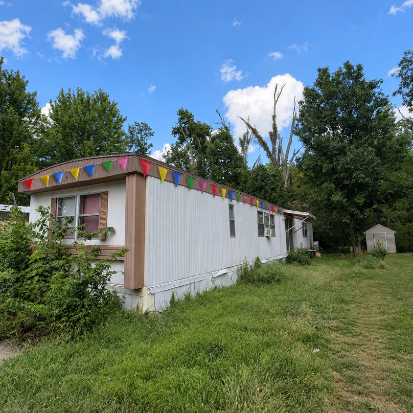 Building Photo - 52 Deerwood Park