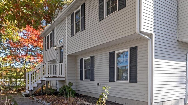 Building Photo - 4 Battey Dr